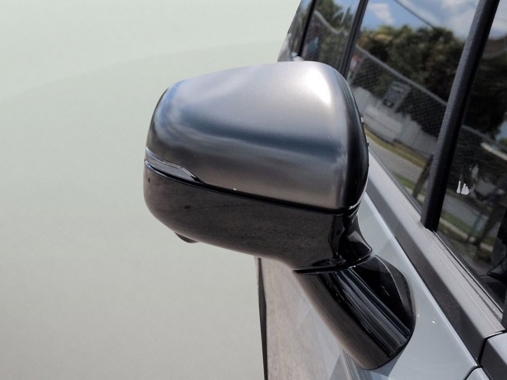 New 2026 Ceramic Silver Kia SX Prestige image 12