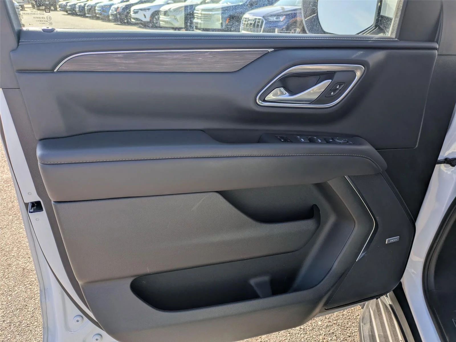 Used 2024 Summit White Chevrolet LT image 11