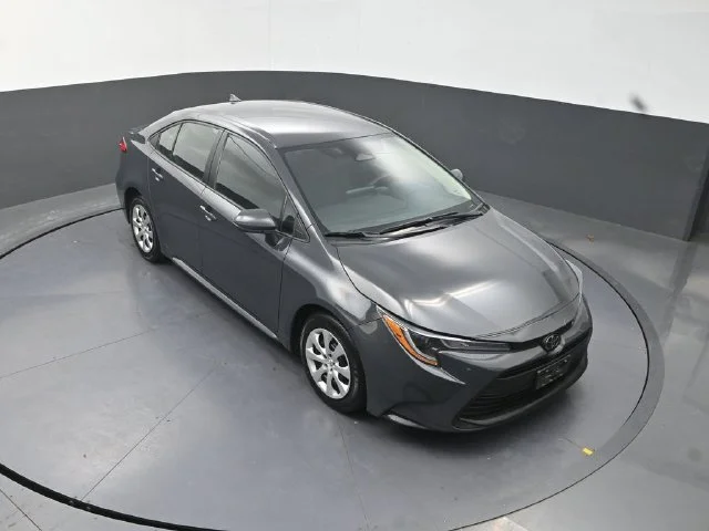 Used 2025  Toyota LE image 23