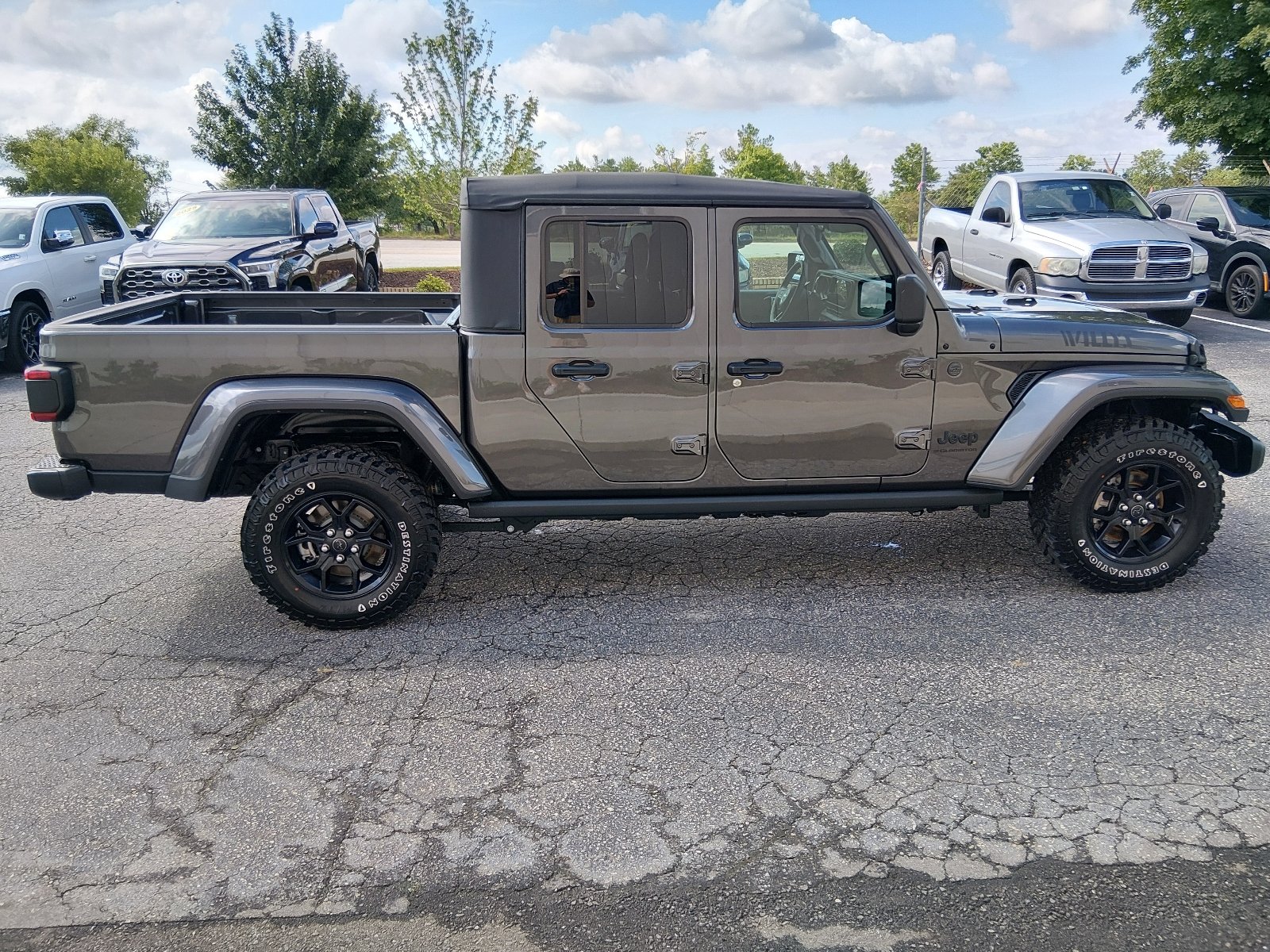 Used 2025 Granite Crystal Metallic Clear Coat Jeep Willys image 2