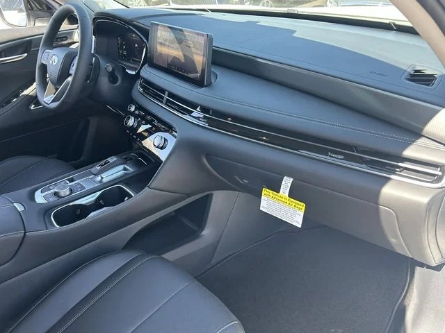 New 2027 RADIANT WHITE INFINITI Luxe FWD image 14