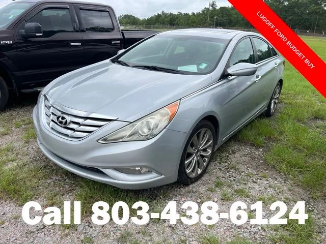 Used 2011 Radiant Silver Hyundai SE image 4