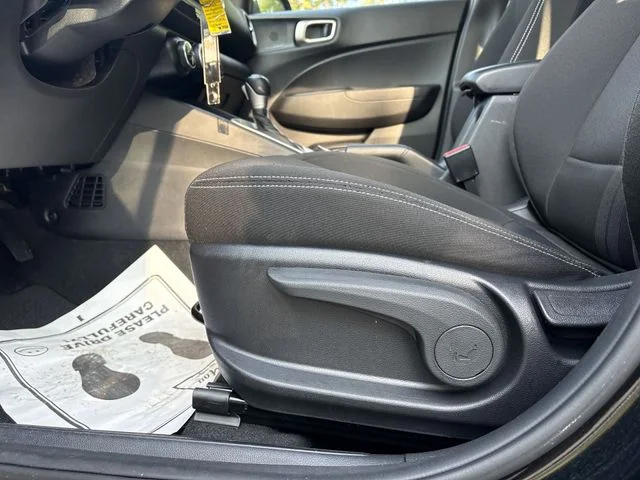 Used 2023 Black Hyundai SEL image 12