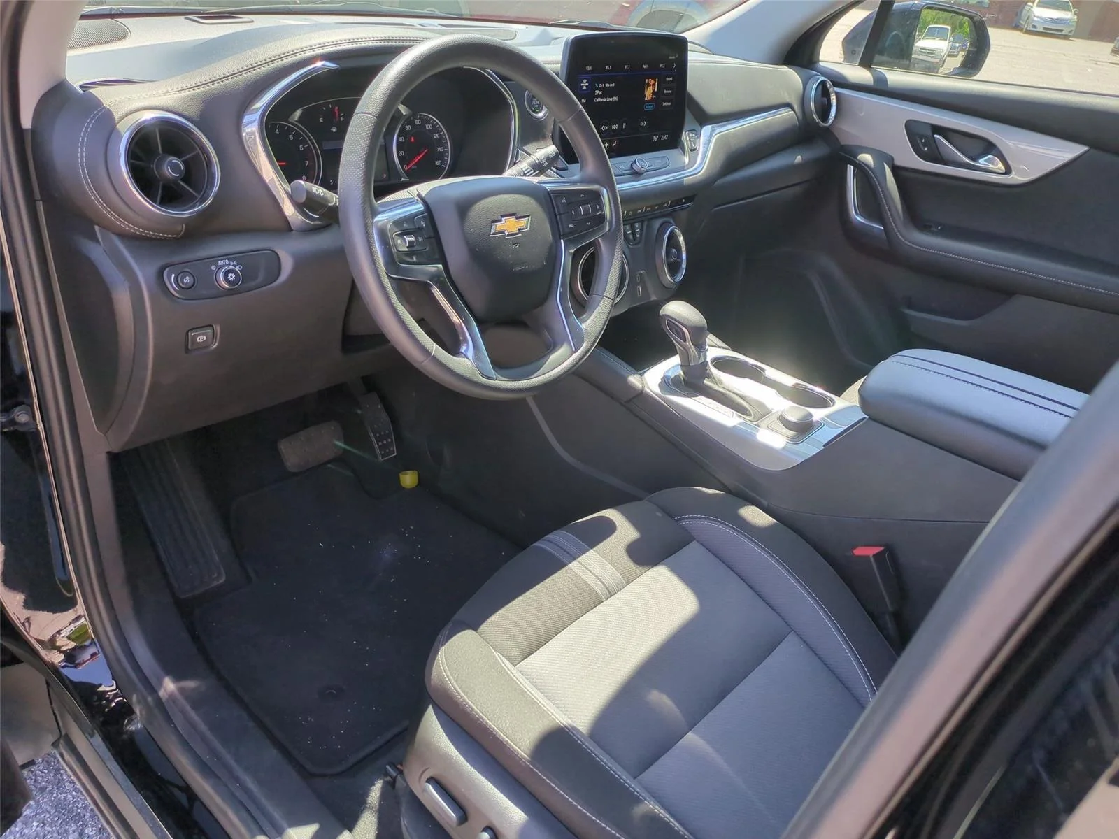 Used 2025 Black Chevrolet LT image 18