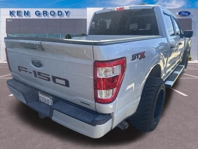 Used 2021 White Ford XL image 5