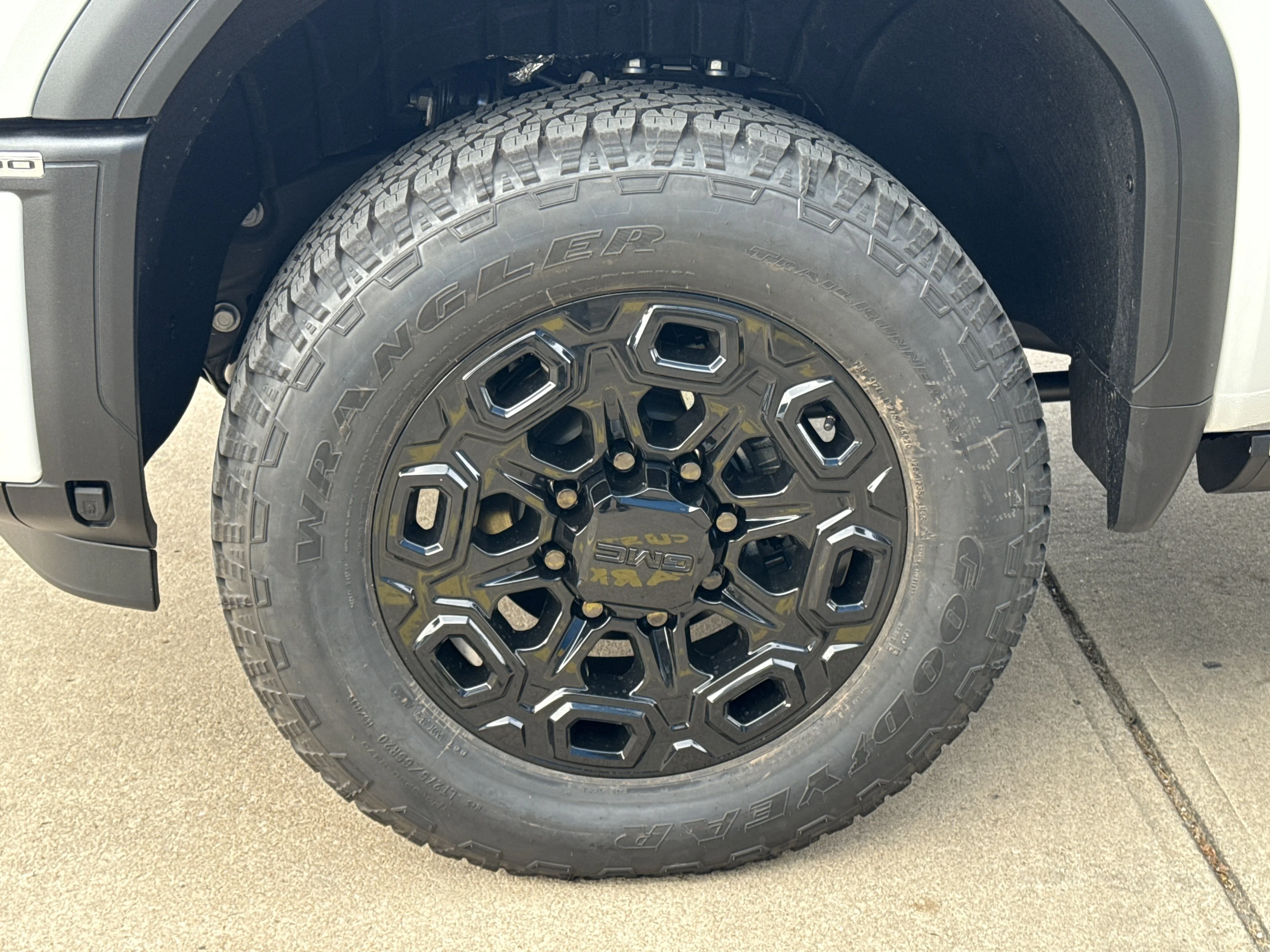 New 2026 Summit White GMC Denali 4WD image 19