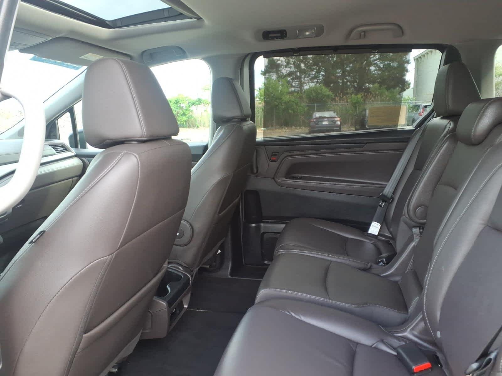 2024 Honda Odyssey EX-L - Photo 11
