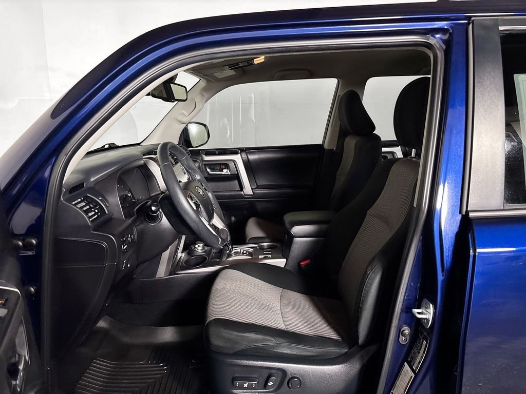 Used 2021 Nautical Blue Metallic Toyota SR5 image 11