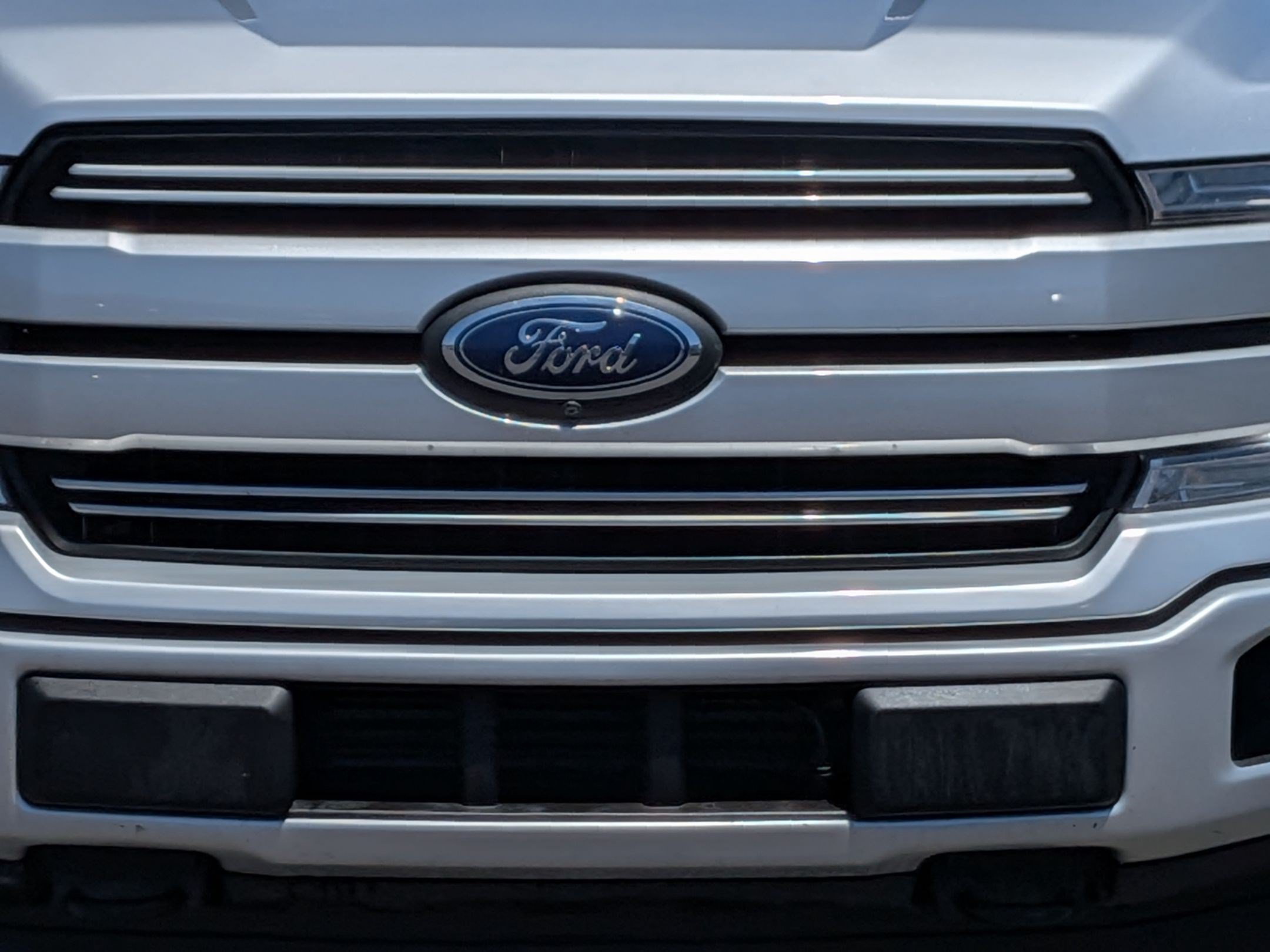 Used 2019 Ingot Silver Metallic Ford LARIAT image 9
