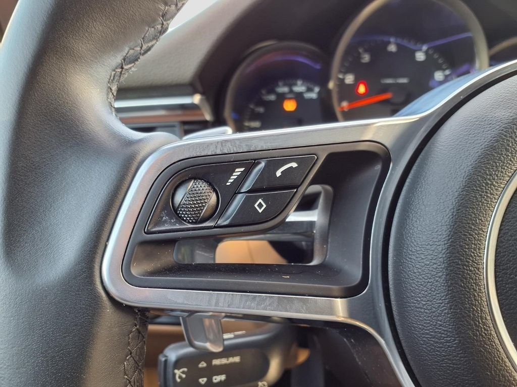 Used 2020 White Porsche Base image 15