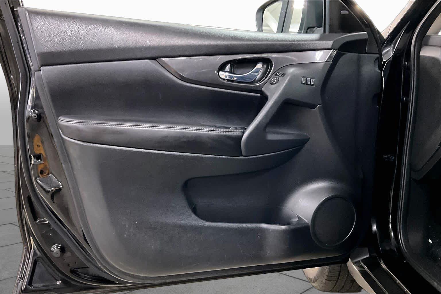 Used 2018 Magnetic Black Nissan SV image 22