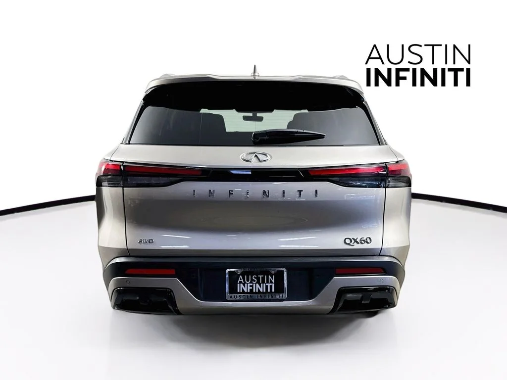 Certified Used 2023 Silver INFINITI LUXE image 9