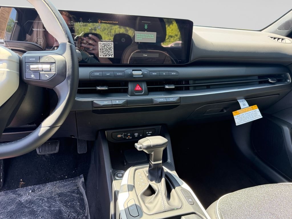 2025 Kia K4 GT-Line - Photo 12