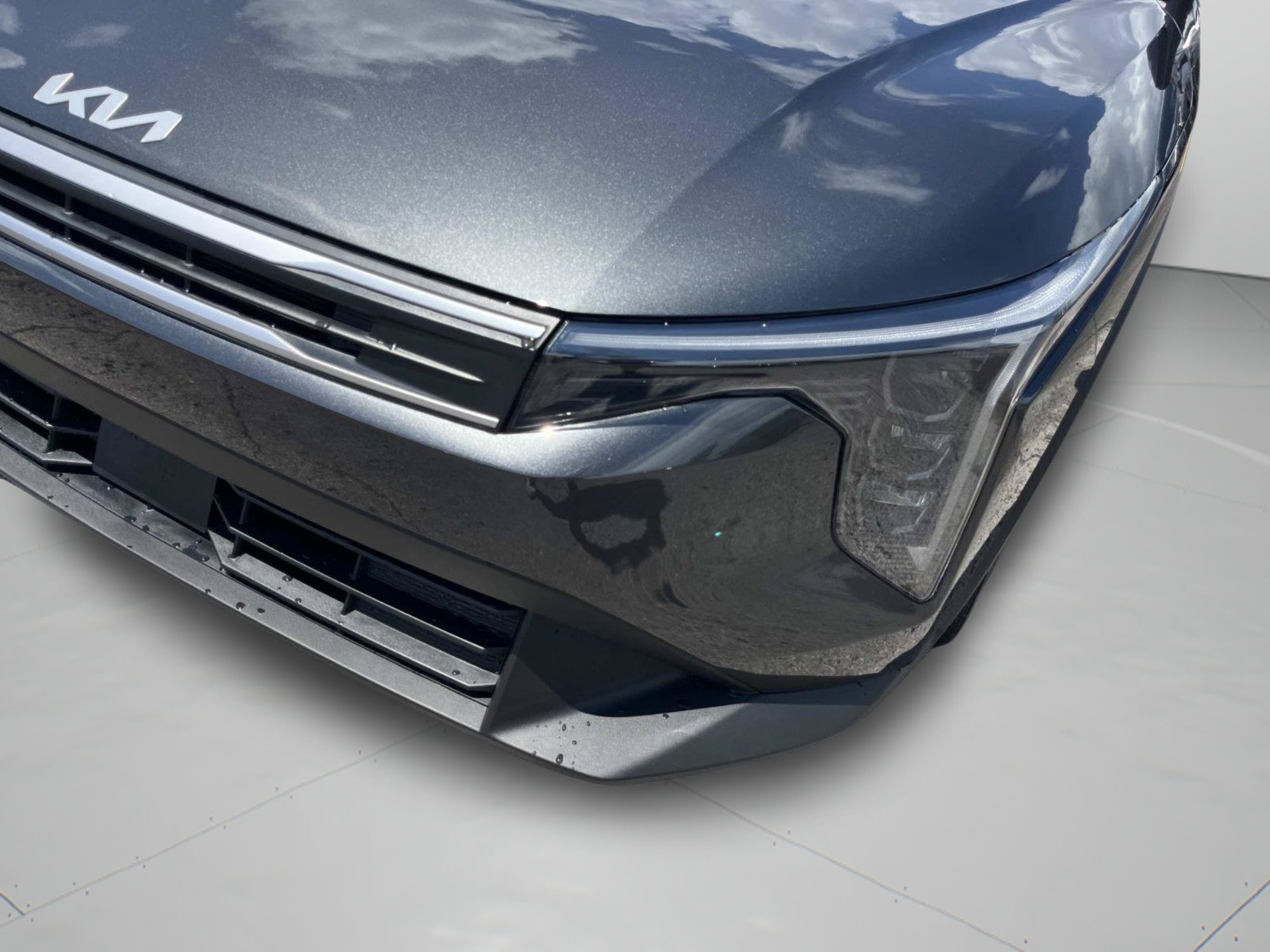 New 2026 Interstellar Gray Kia LXS image 9