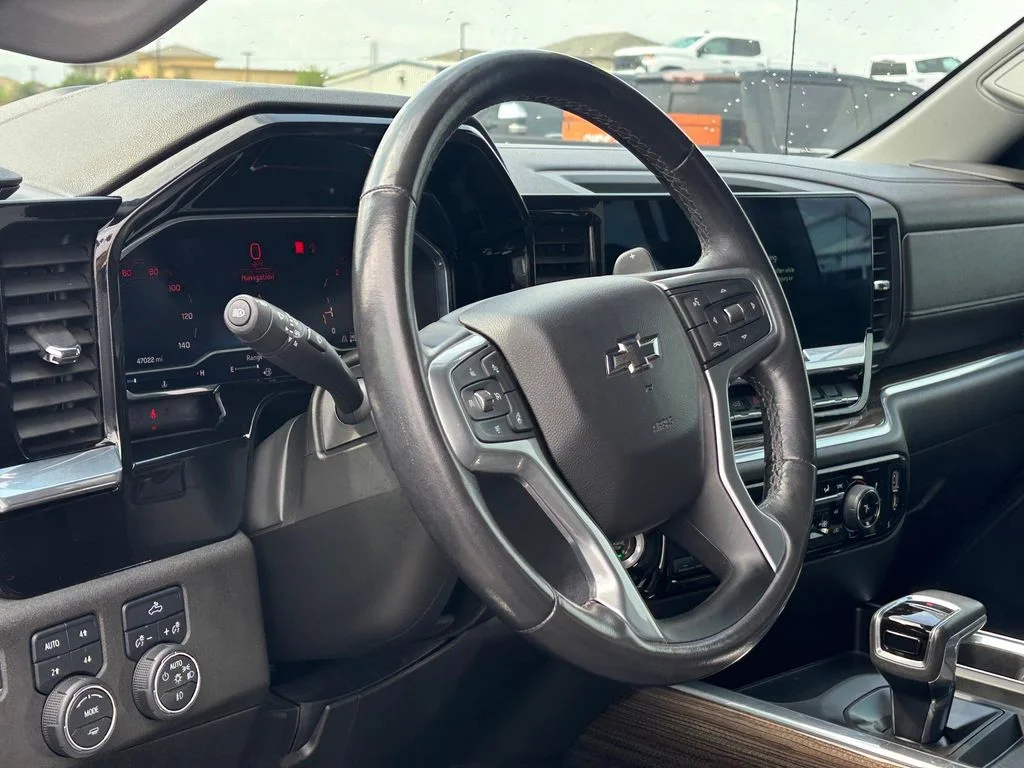 Used 2022 Black Chevrolet RST image 6
