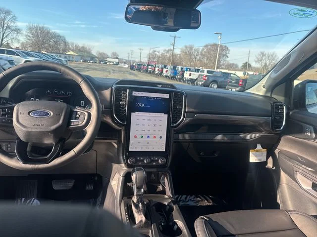 New 2025 Oxford White Ford LARIAT® image 15