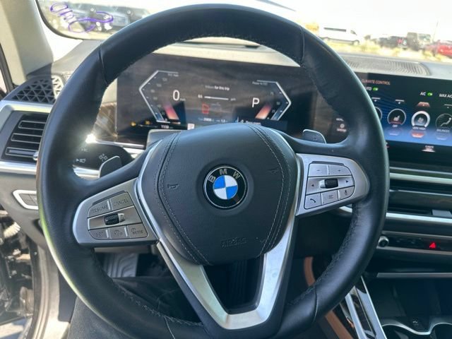 Used 2023 Black BMW xDrive40i image 10