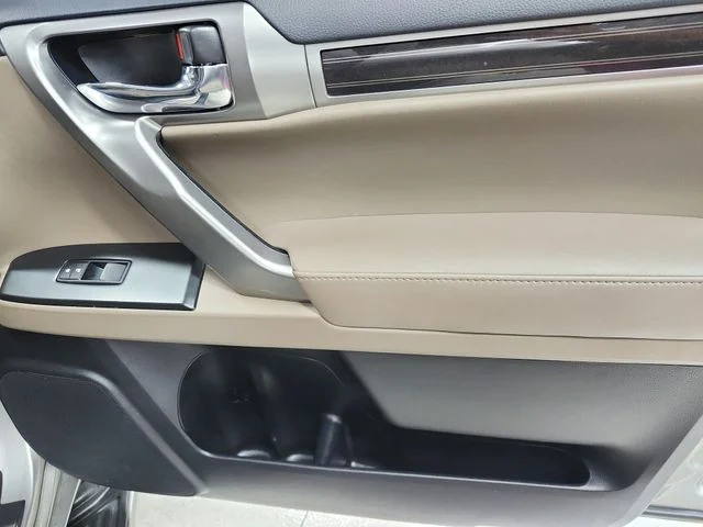 Used 2023 Silver Lexus 460 image 44