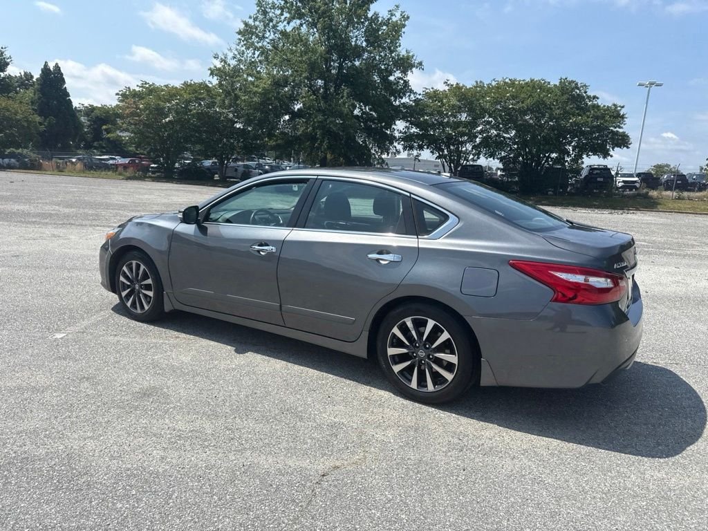 Used 2017 Gray Nissan 2.5 SV image 13