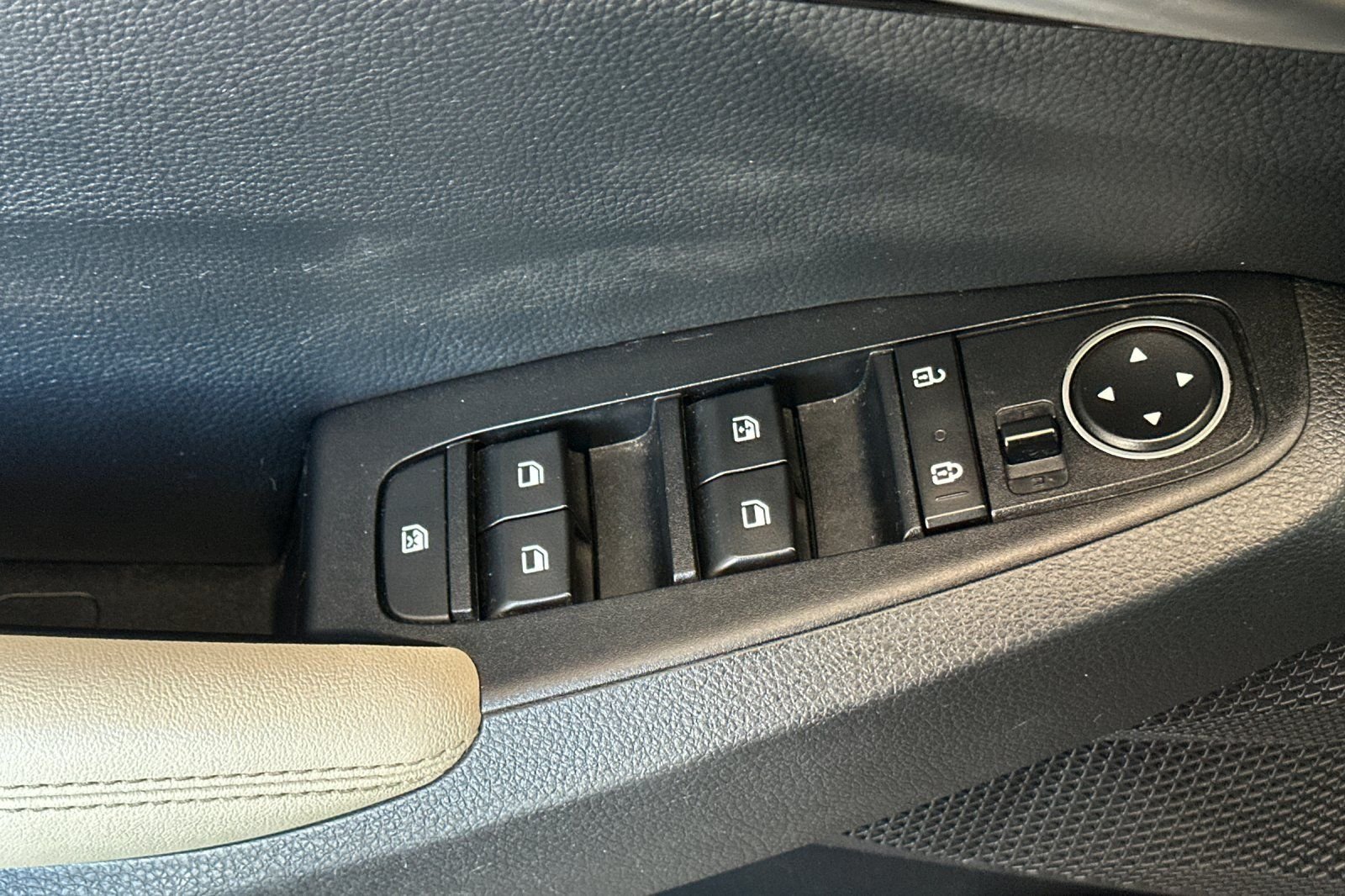 Used 2021 Gray Kia SX image 12