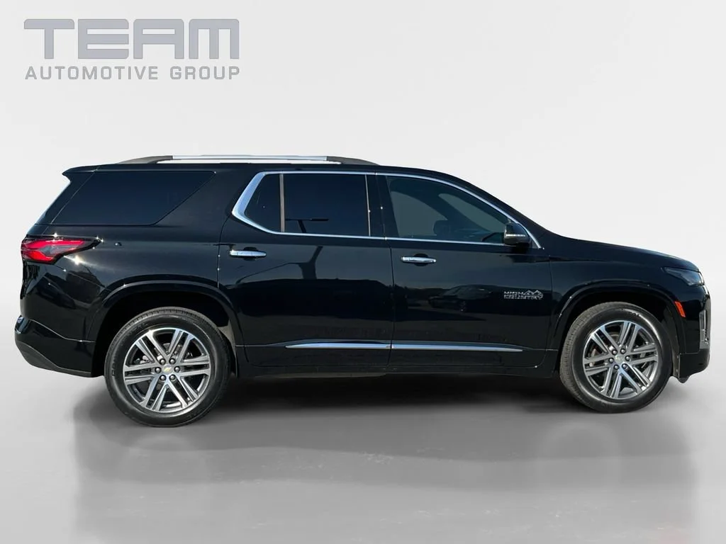 Used 2023 MOSAIC BLACK METALLIC Chevrolet High Country image 8