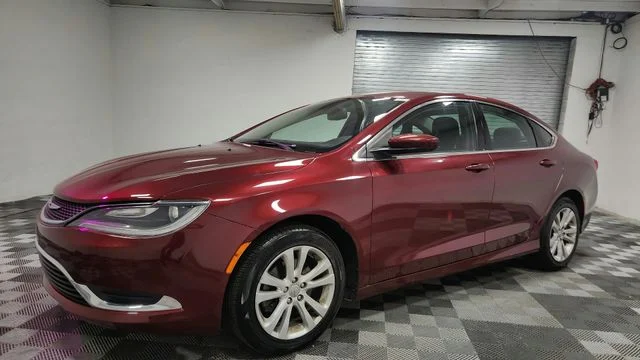 Used 2015 Red Chrysler Limited image 5