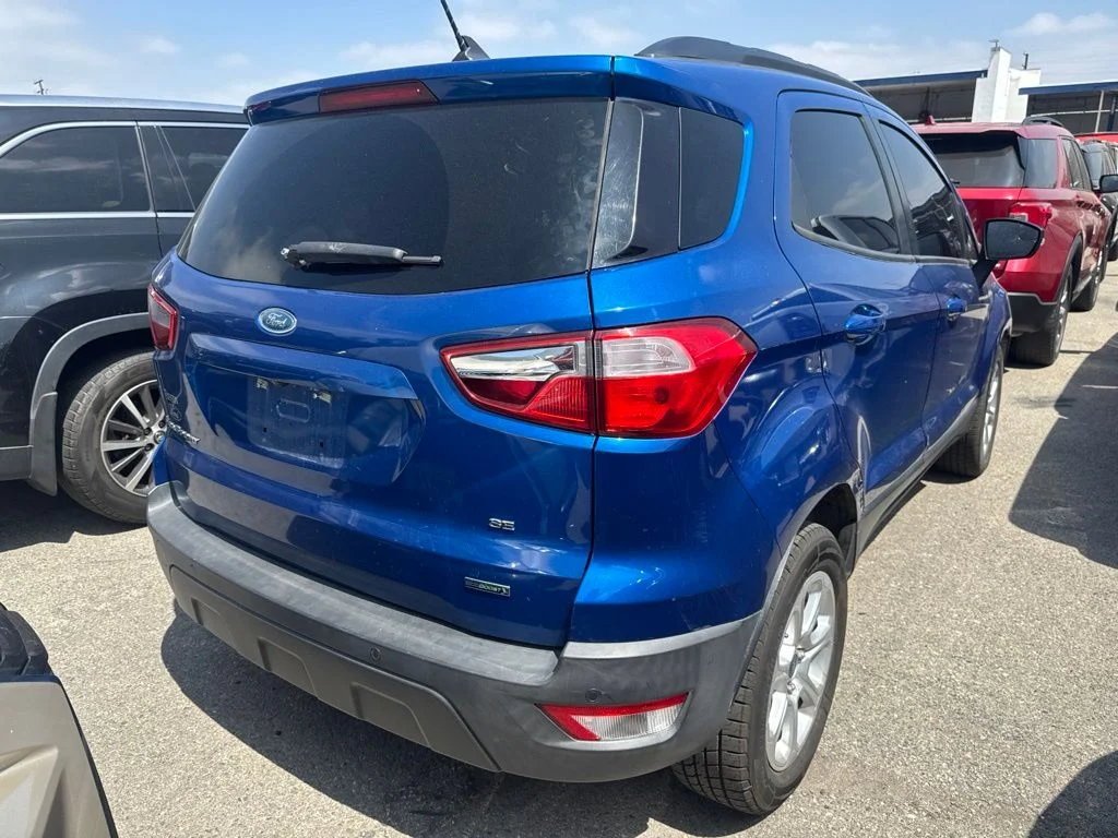 Used 2020 Blue Ford SE image 4
