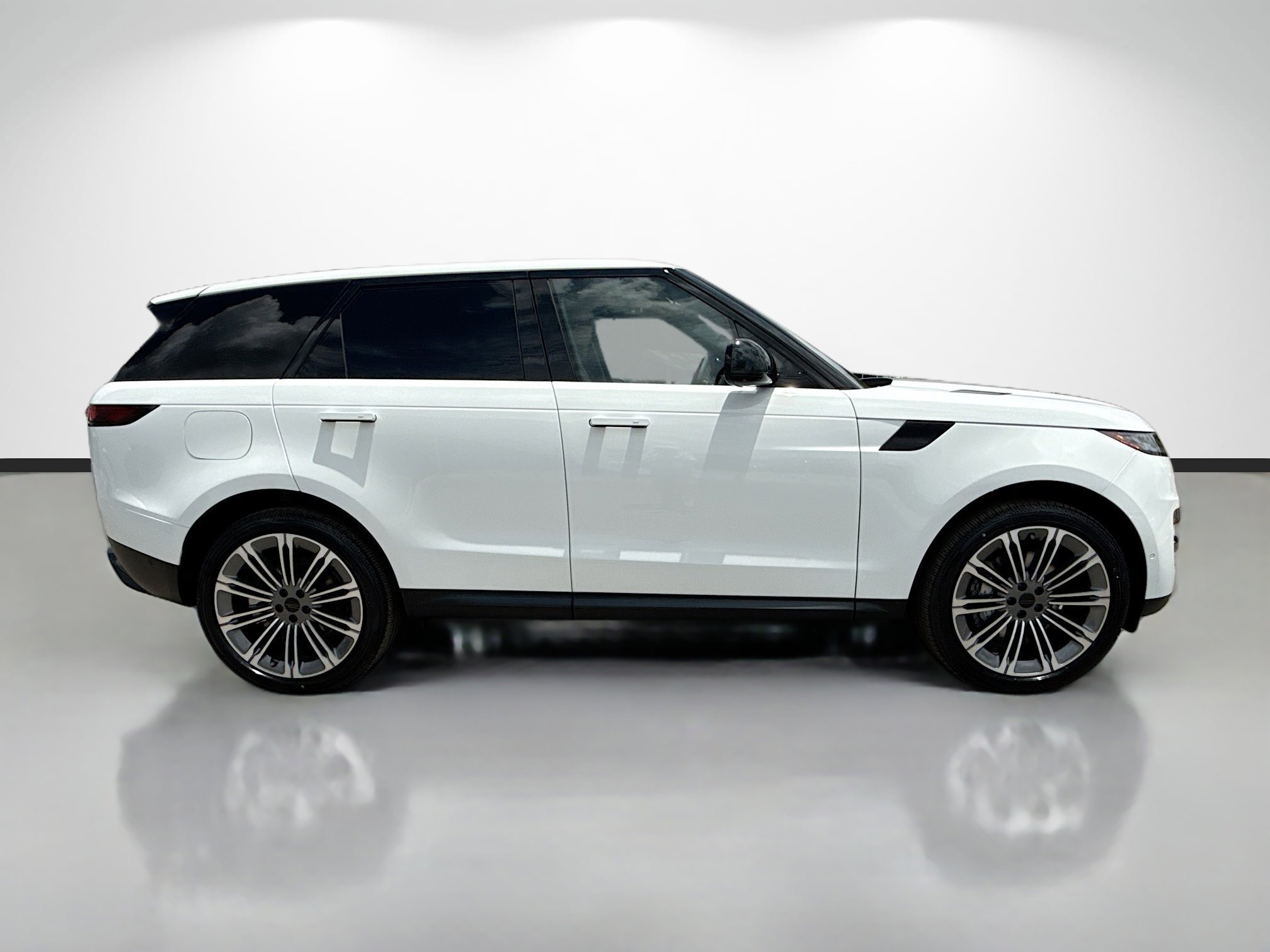 New 2026 Fuji White LAND ROVER SE image 6