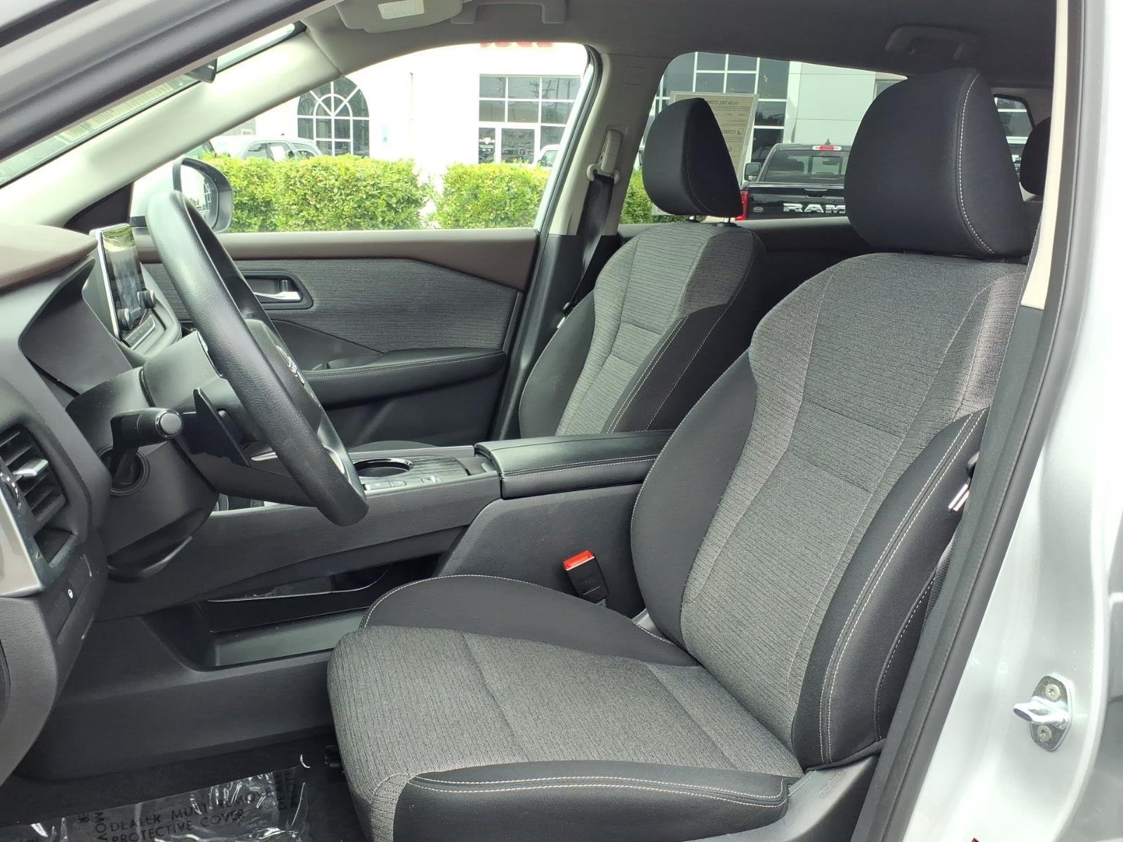 Used 2023 Brilliant Silver Metallic Nissan SV image 17