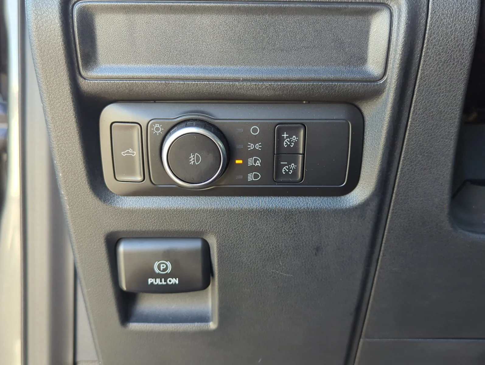 Used 2021 Carbonized Gray Metallic Ford XL image 9
