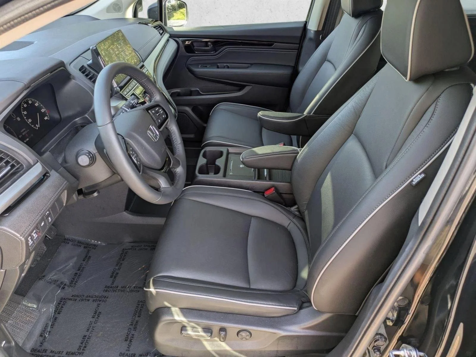 Used 2025 Crystal Black Pear Honda Touring image 17