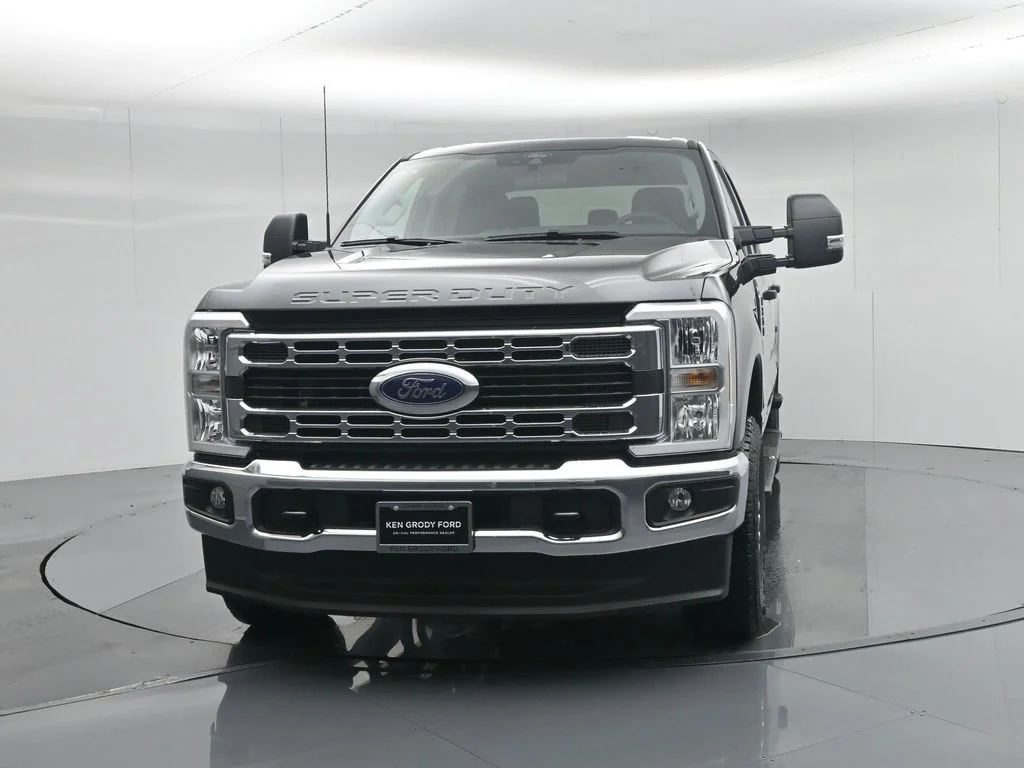 New 2026 Agate Black Metallic Ford XLT image 55