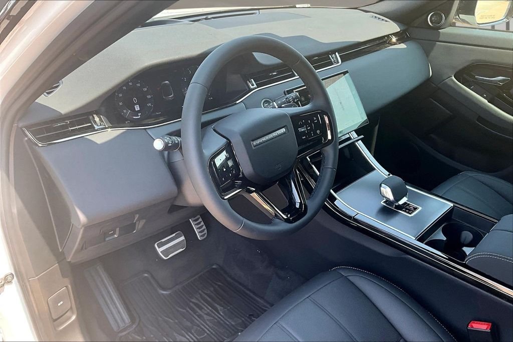 New 2026 Fuji White Land Rover Hoxton Edition image 6