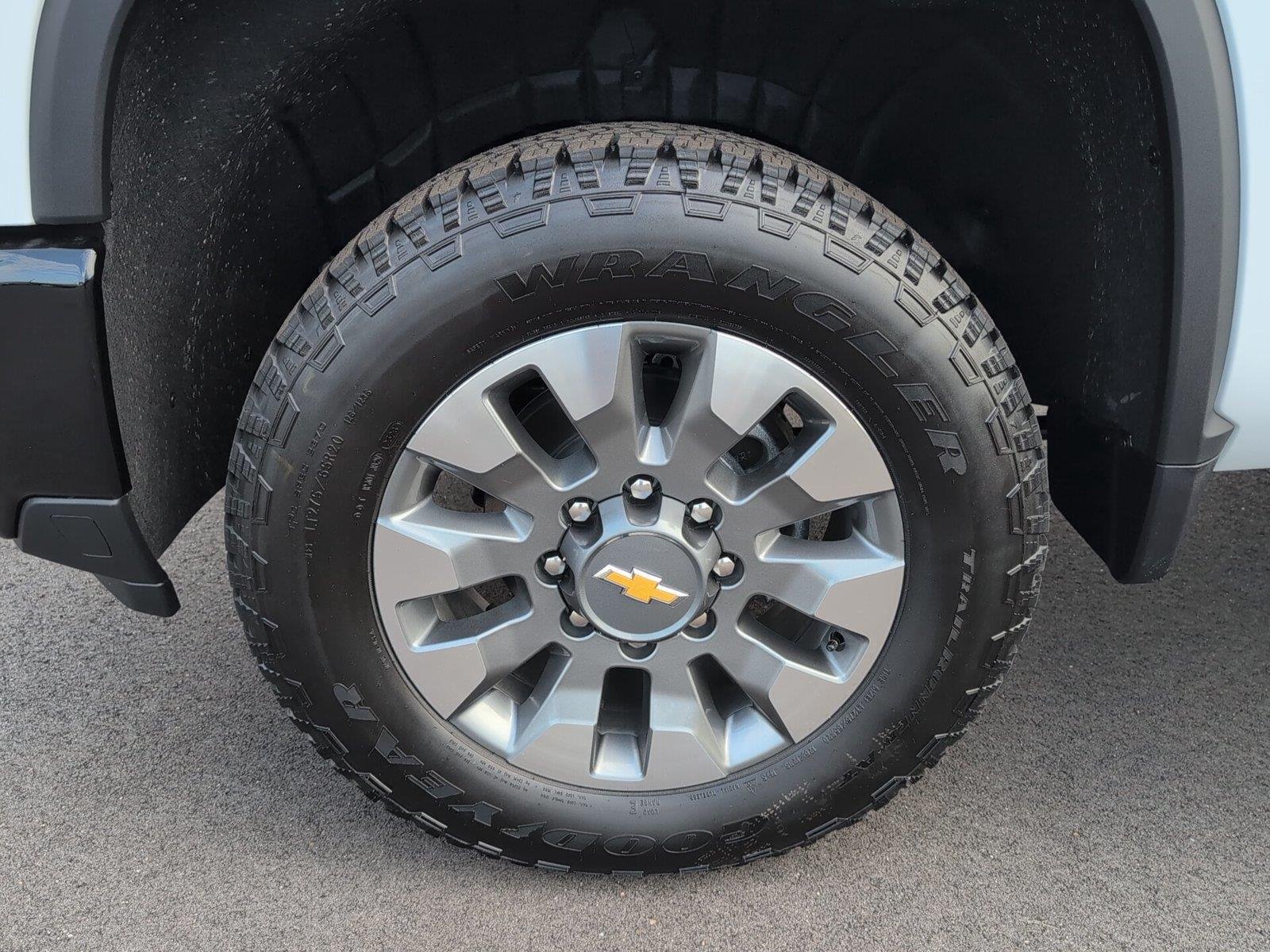 2026 Chevrolet Silverado 2500 HD Custom - Photo 9