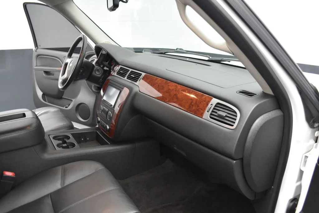 Used 2013 White Chevrolet LT image 28