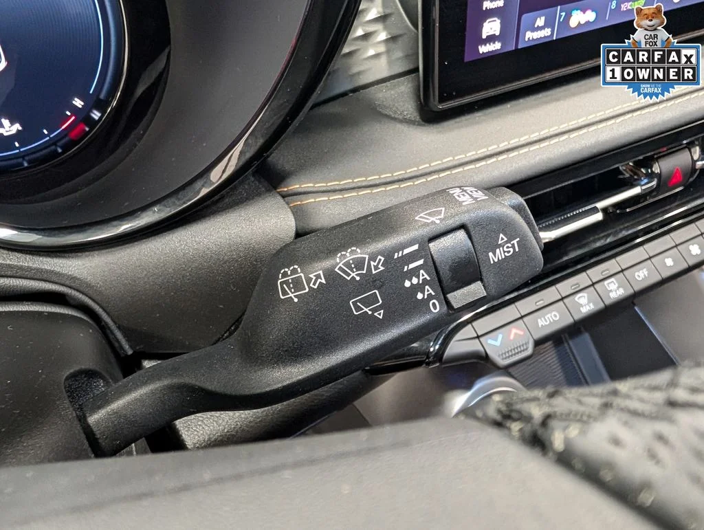 Used 2025  Alfa Romeo  image 19
