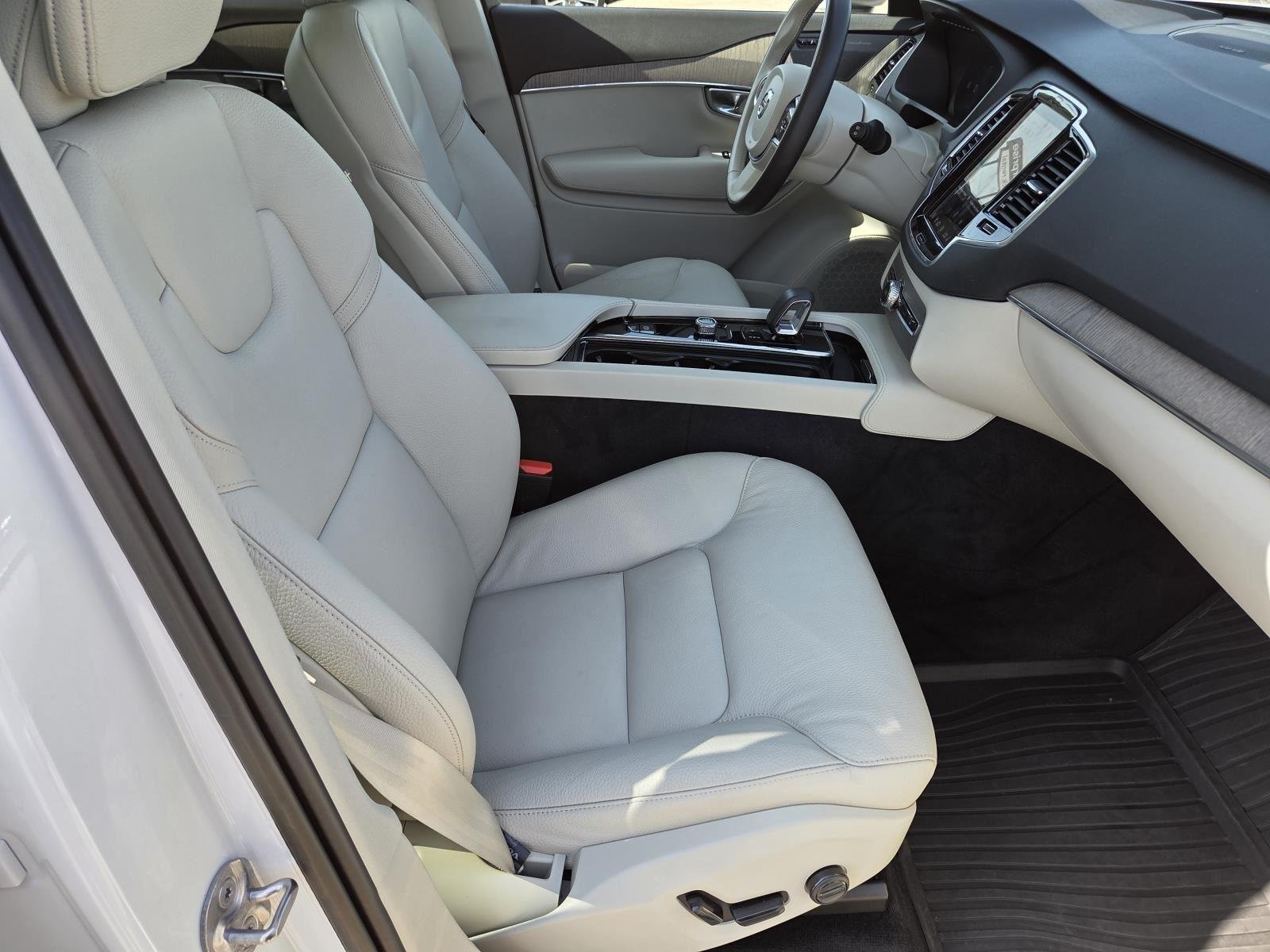 Used 2023 Crystal White Metallic Volvo Plus image 41