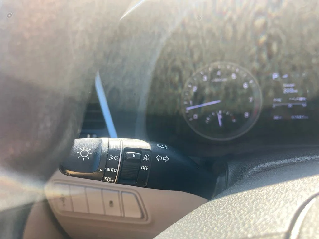 Used 2017 Red Hyundai SE image 14