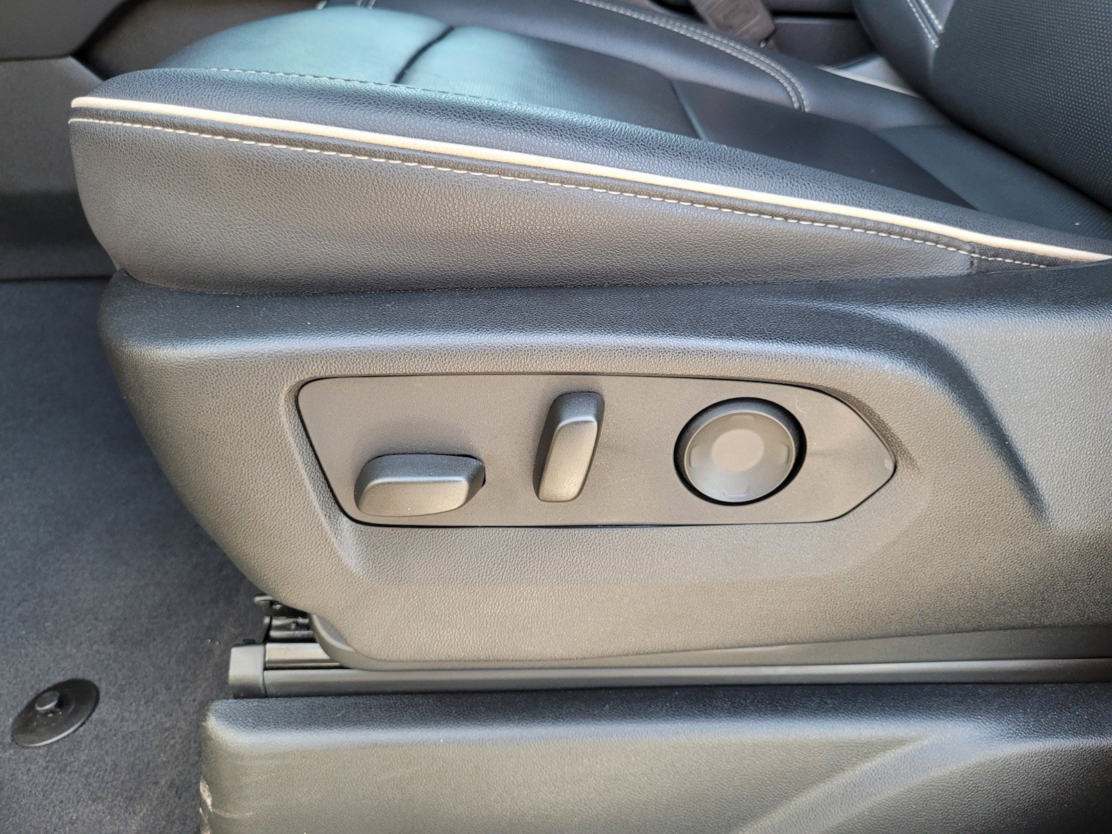 Used 2024 Black Chevrolet Premier image 12