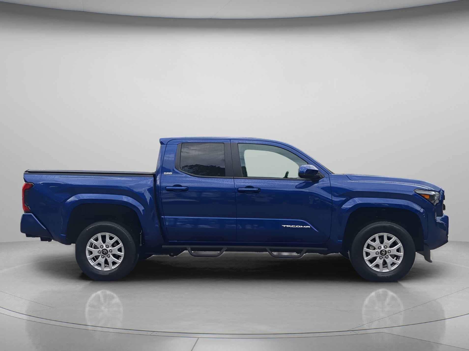 Used 2025 Blue Crush Metallic Toyota SR5 Crew Cab Pickup image 38