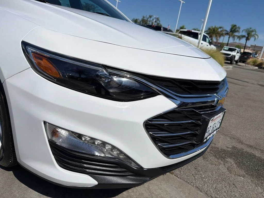 Used 2022 White Chevrolet LT image 10