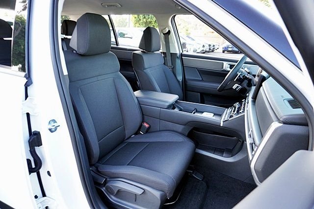New 2026 White Hyundai SE image 14