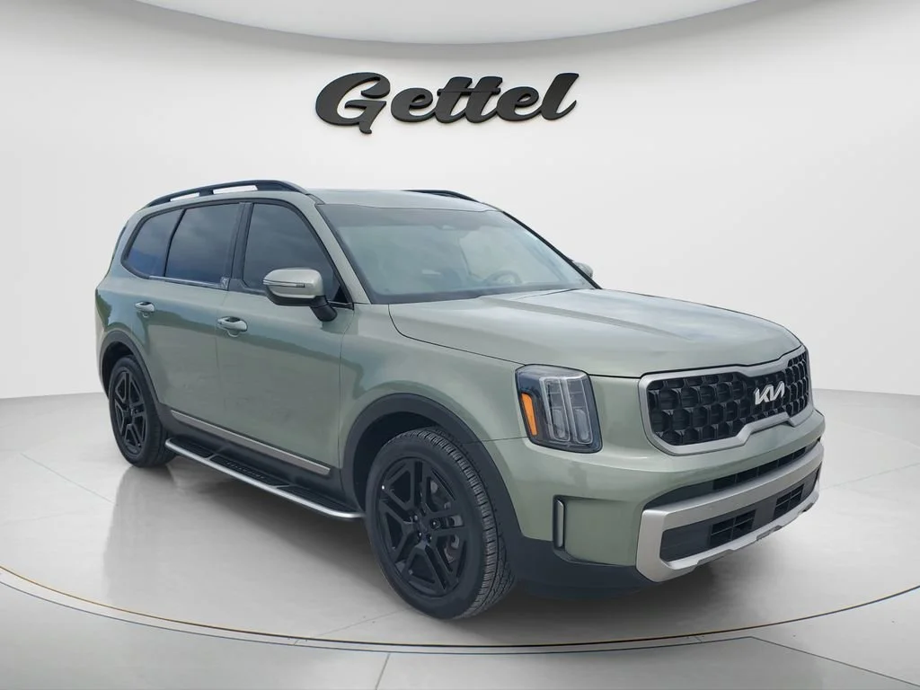 Used 2023 Green Kia EX X-Line image 3