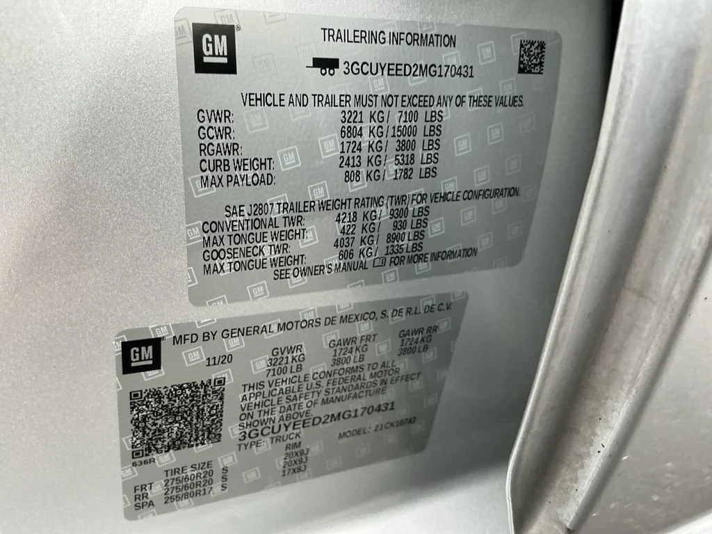 Used 2021 SILVER ICE METALLIC Chevrolet RST image 24