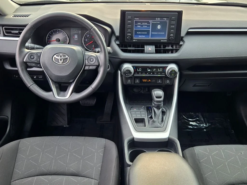 Used 2020 Midnight Black Metallic Toyota XLE image 18