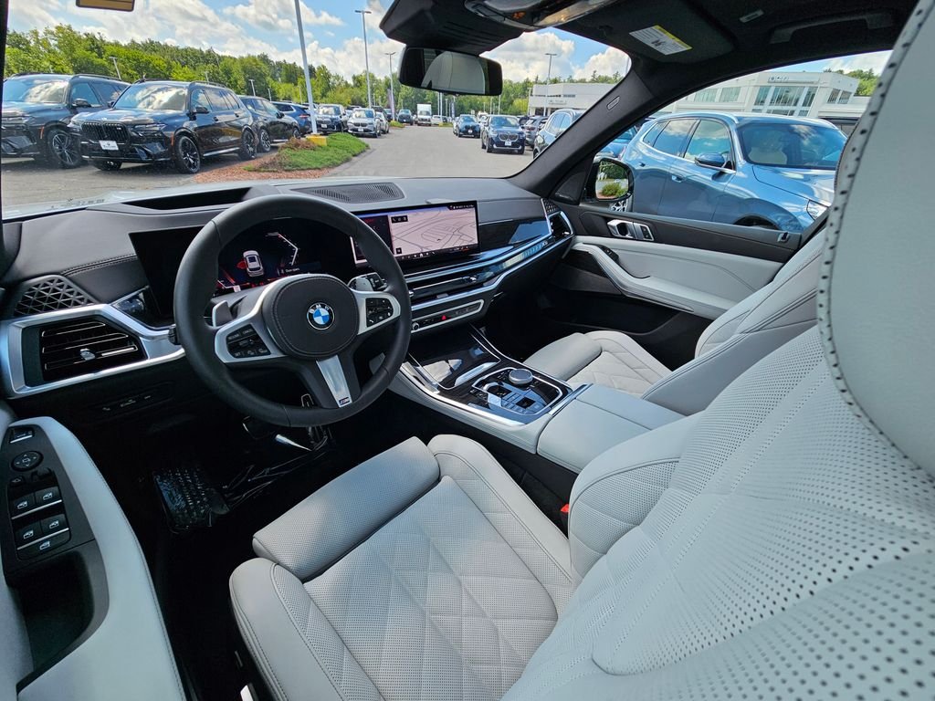 Certified Used 2026 Mineral White Metallic BMW xDrive40i image 25