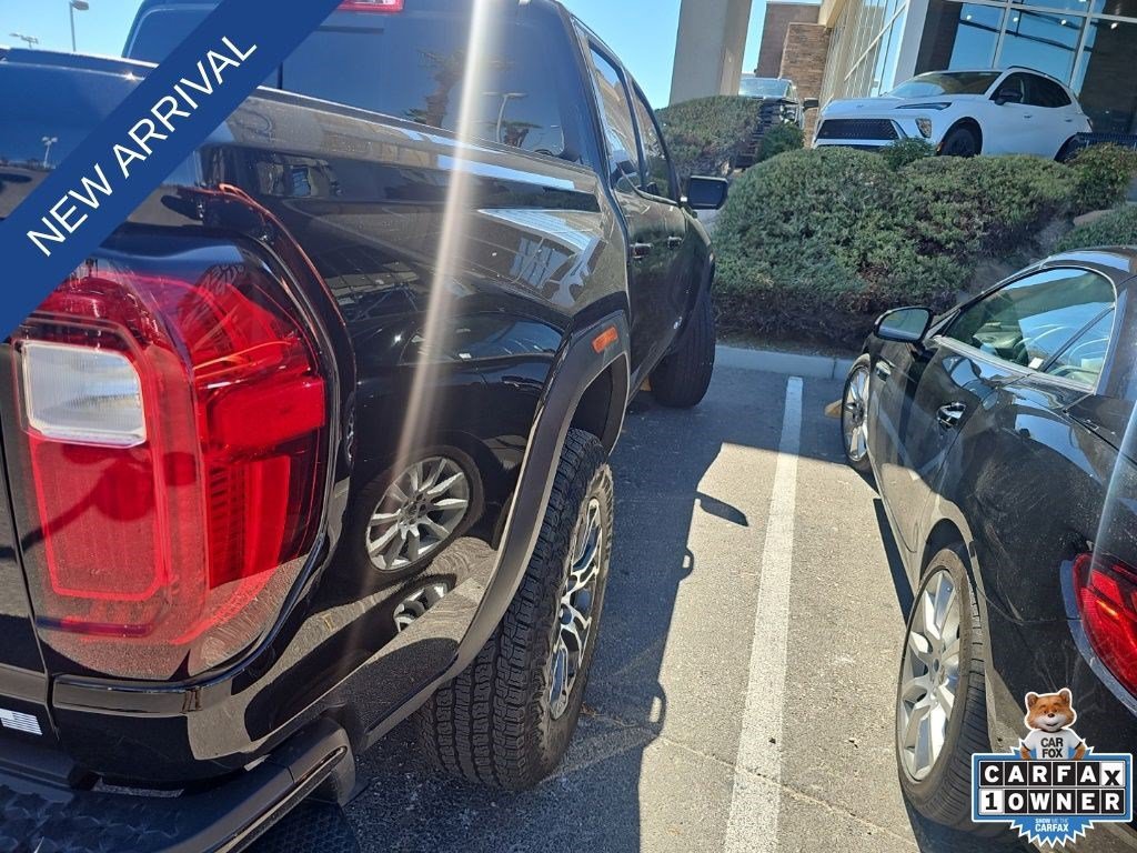 Used 2025 Onyx Black GMC AT4 image 27