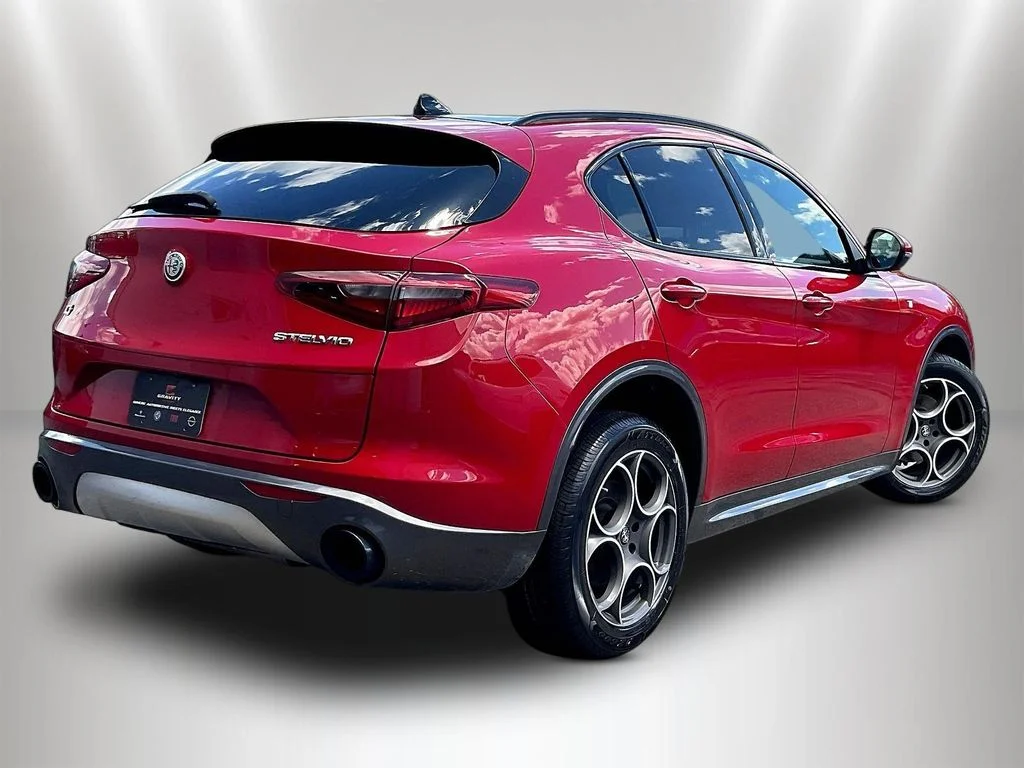 Used 2022 Alfa Rosso Alfa Romeo Ti image 6