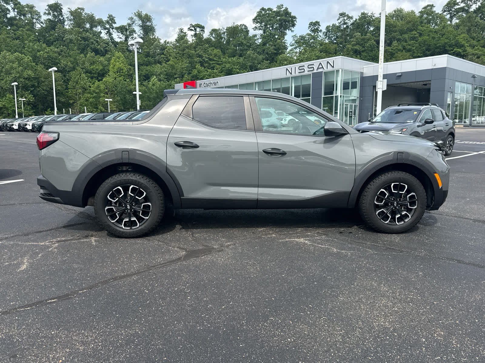 Used 2024 Hampton Gray Hyundai SE image 19