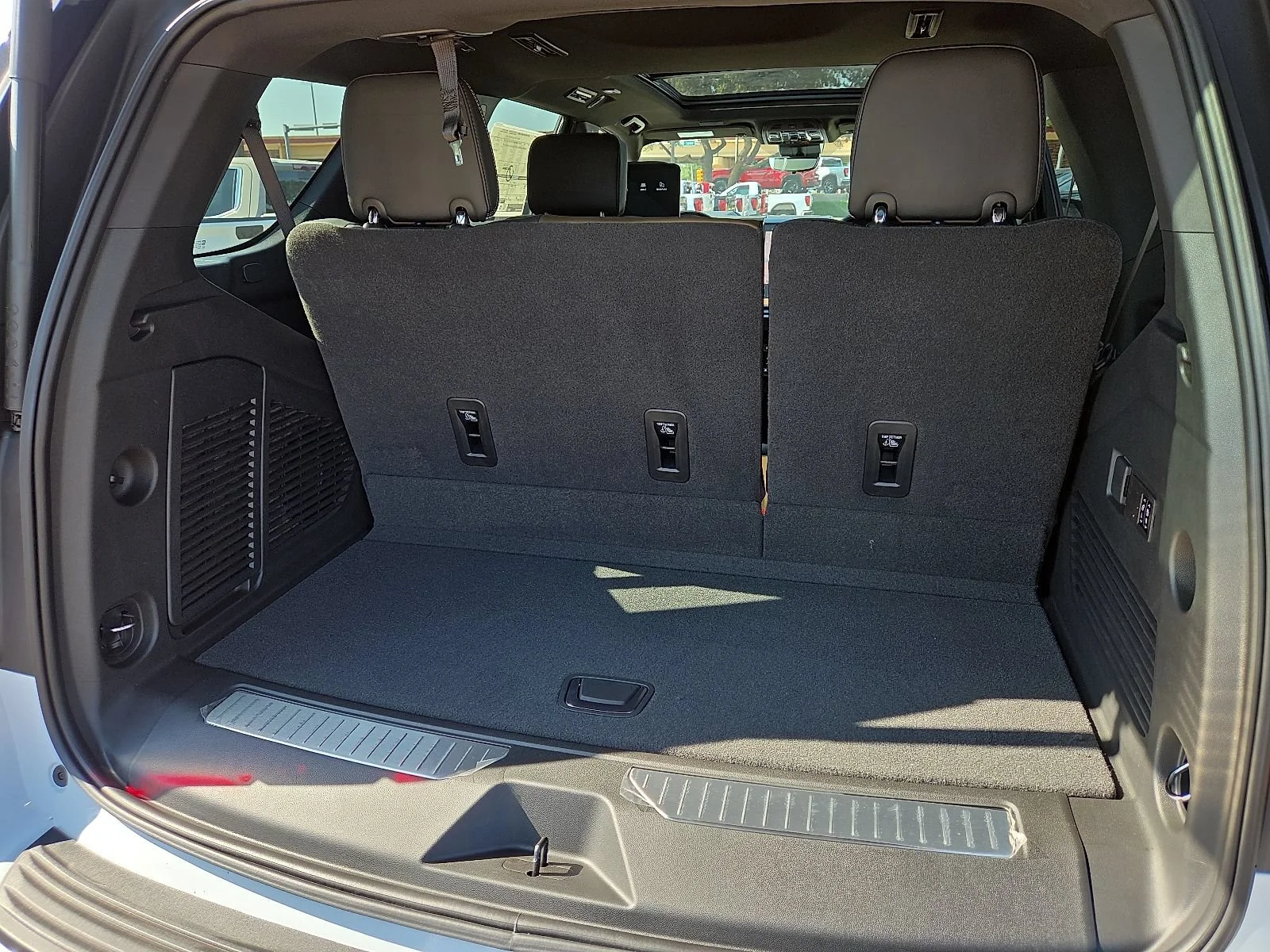 2026 GMC Yukon Denali Ultimate - Photo 8